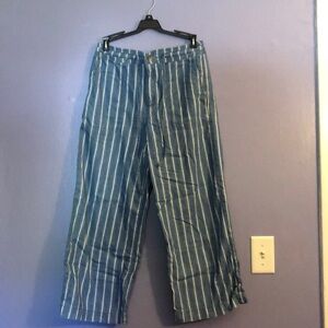 American Eagle 🦅 light, stretchy summer pants!